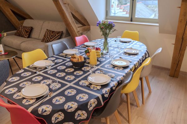 La Hève - location appartement belle ile pour 9 personnes-salle à manger